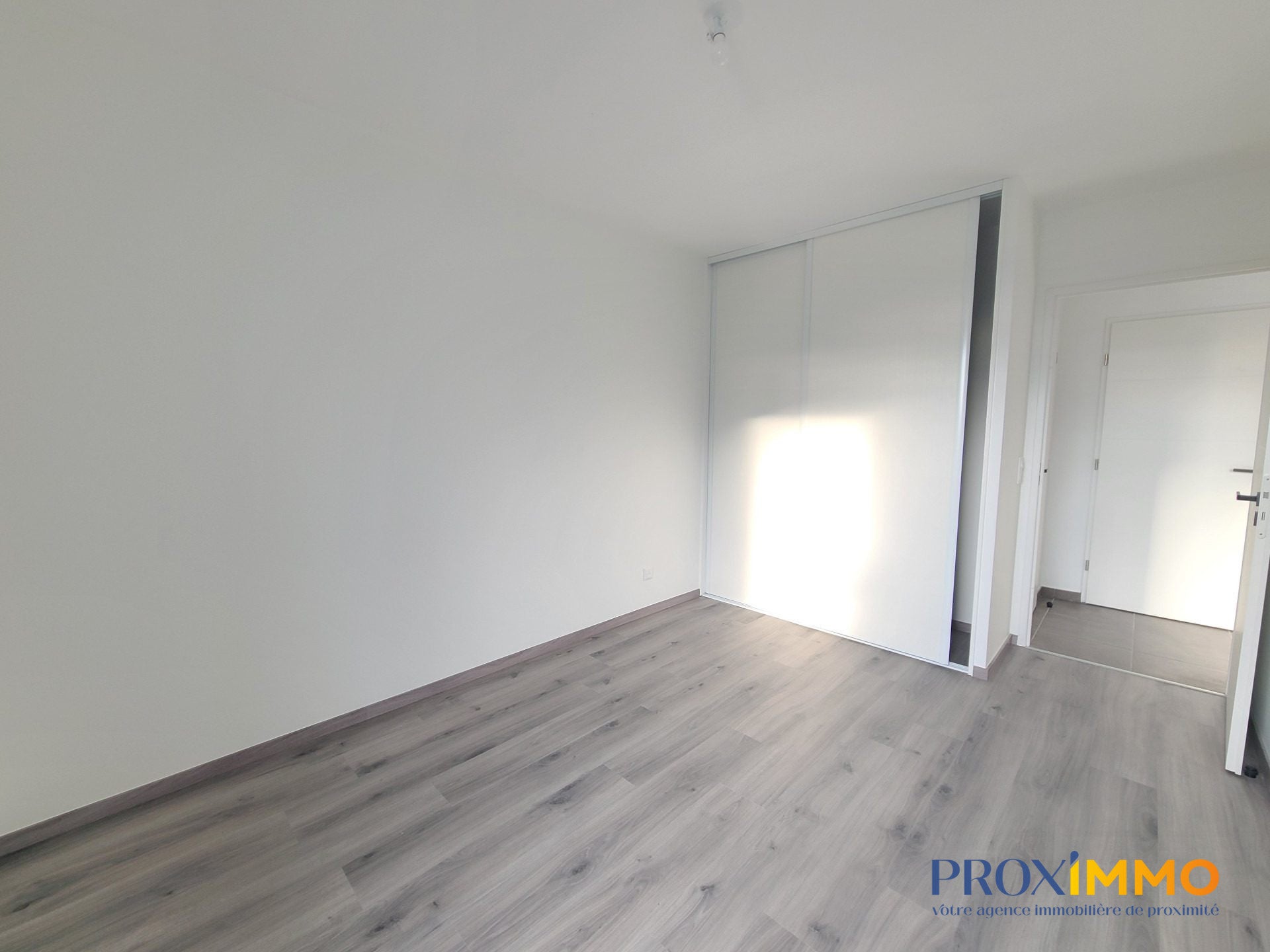 Flat Rue Adjudant Eric Terrier in Voiron