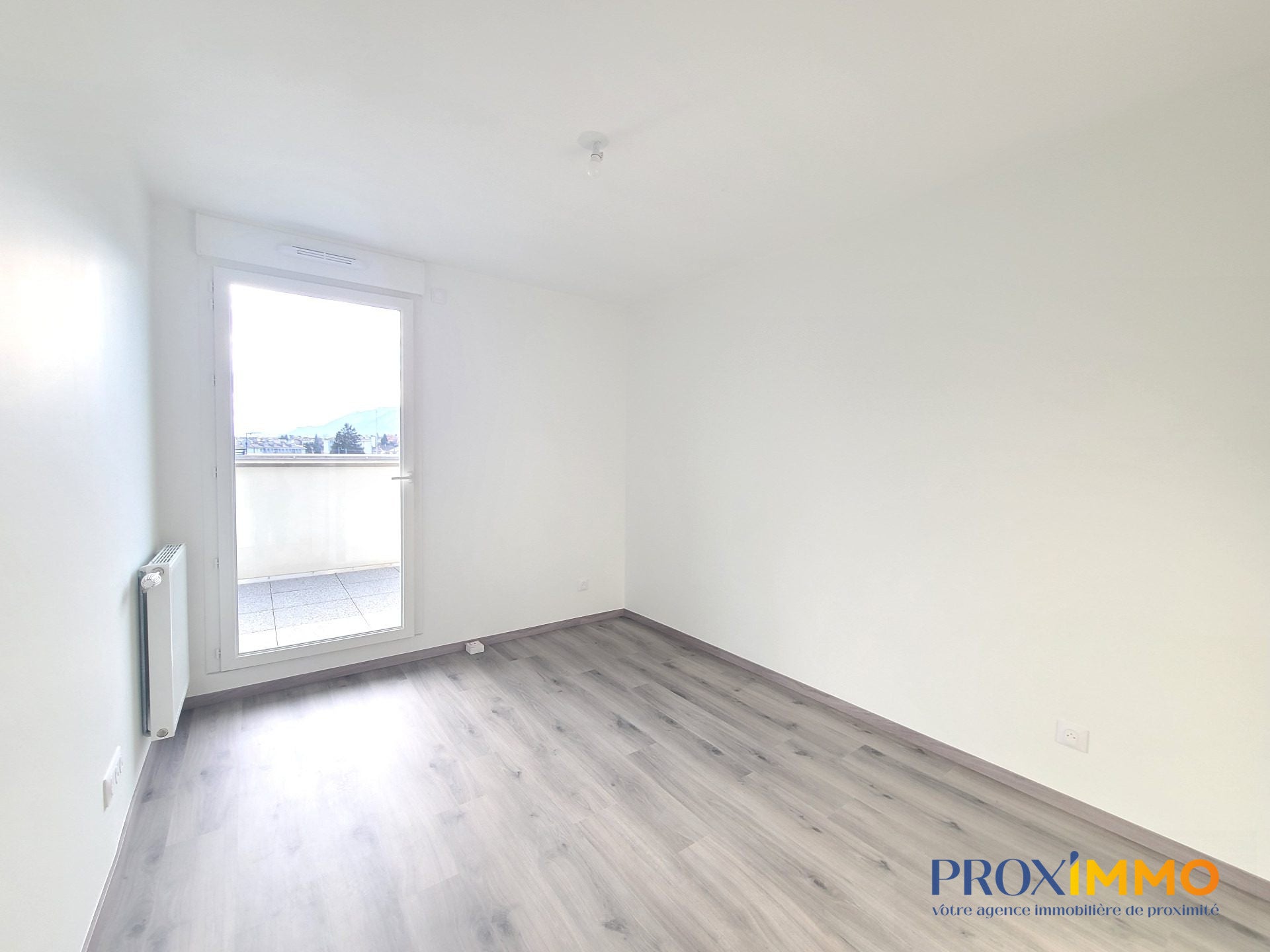 Flat Rue Adjudant Eric Terrier in Voiron