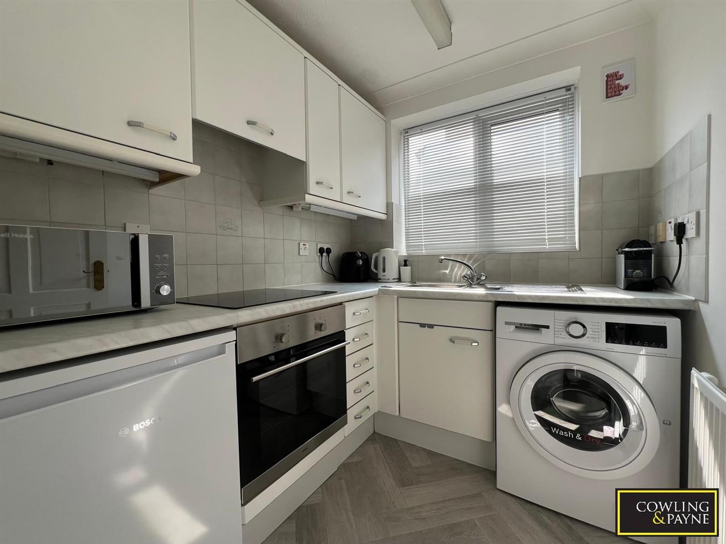 Flat Swan Lane in Wickford