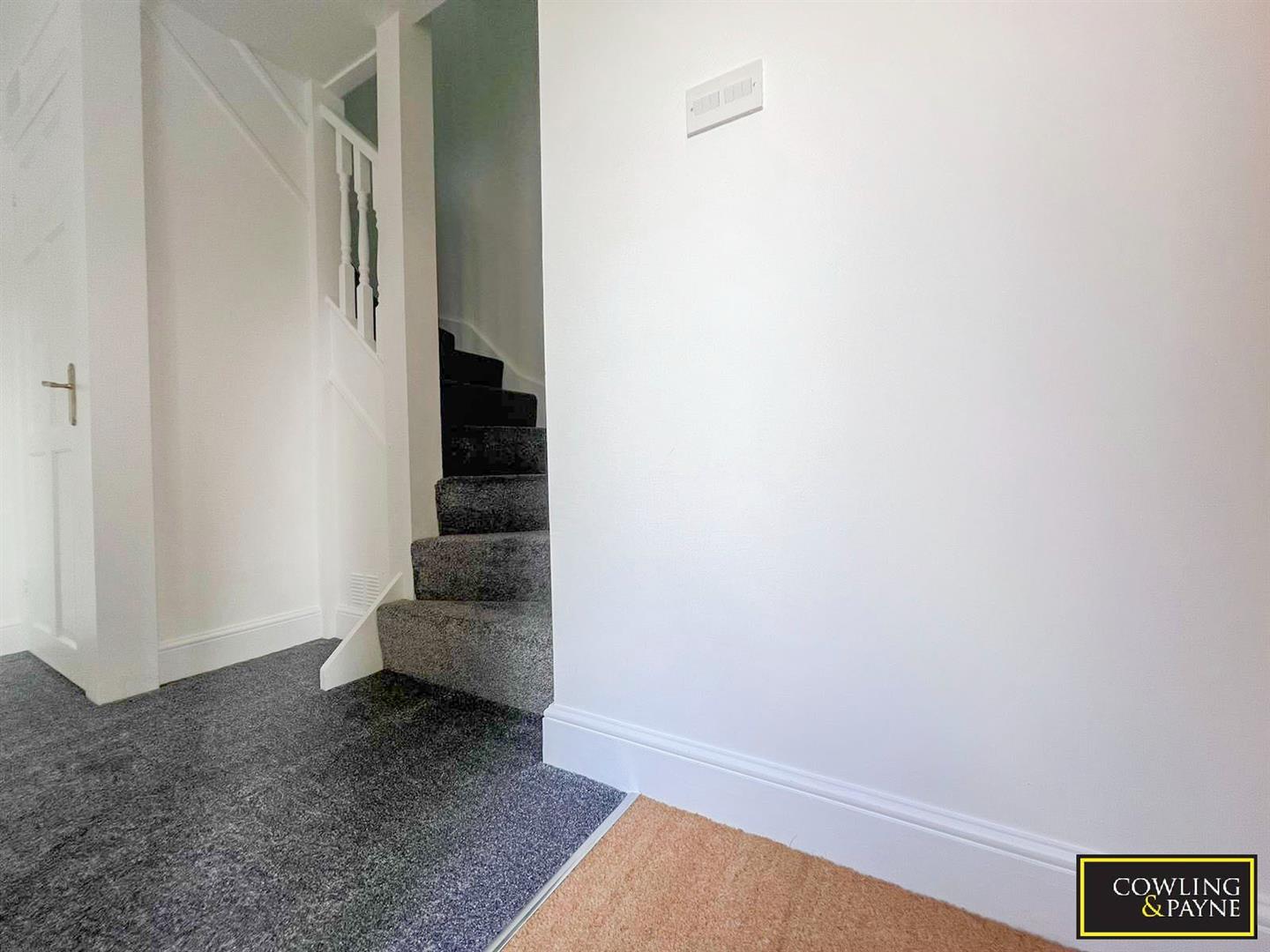 Flat Swan Lane in Wickford