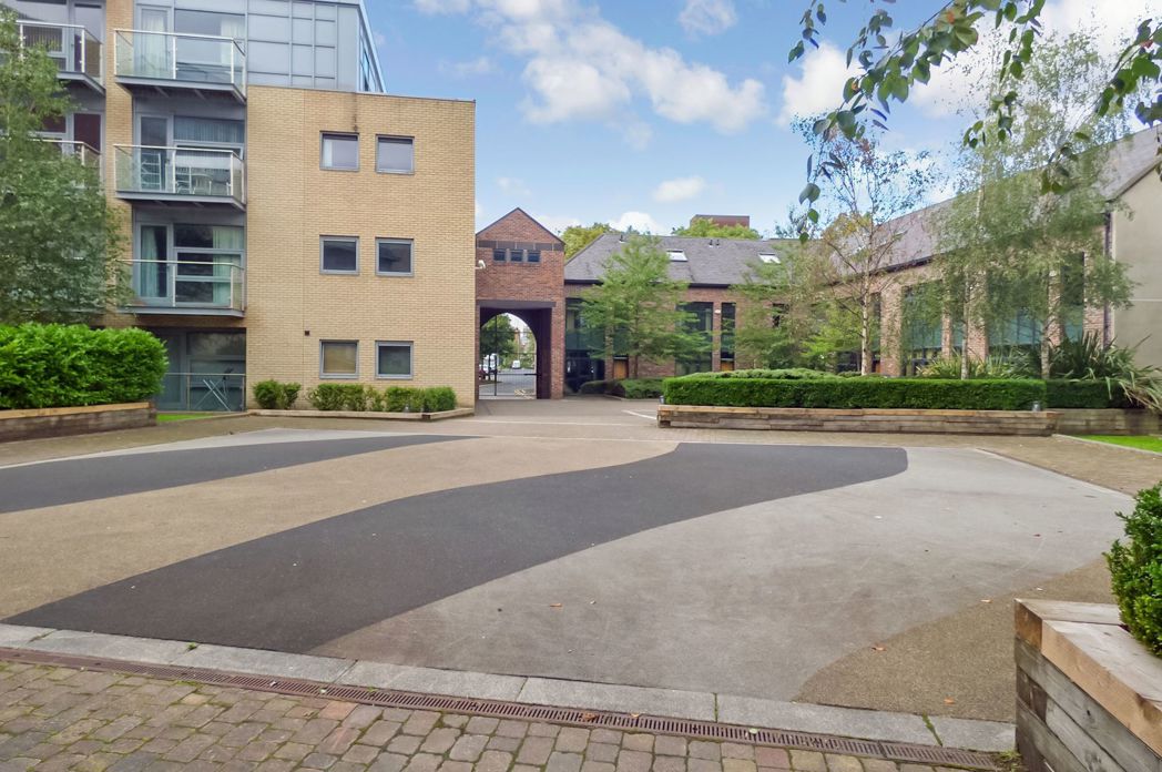Flat Lime Square in Newcastle upon Tyne