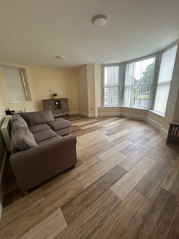 Room Ancrum Street in Newcastle upon Tyne