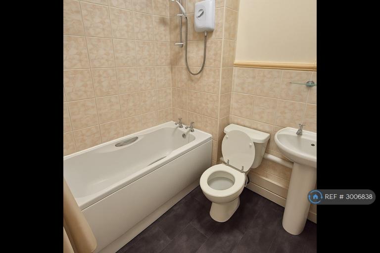 Flat Beeston Close in Bolton