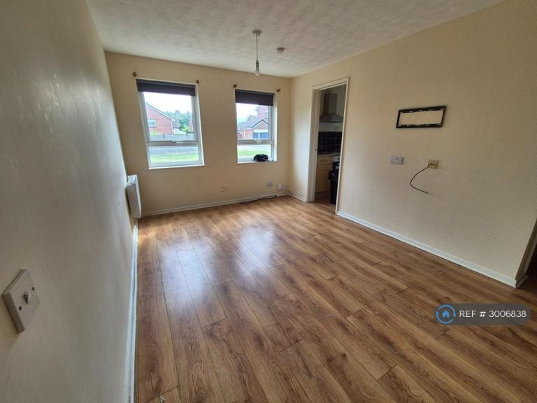 Flat Beeston Close in Bolton