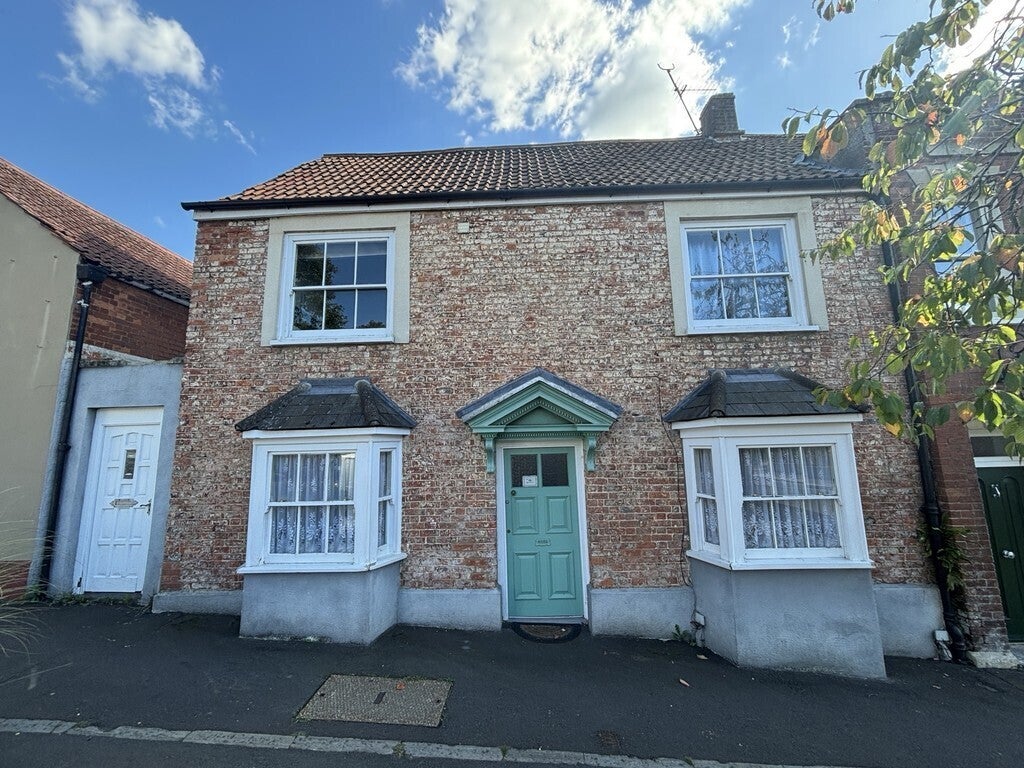 Flat High Street in Glastonbury