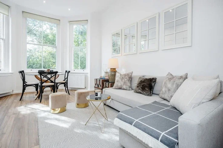 Flat Ladbroke Grove in Greater London