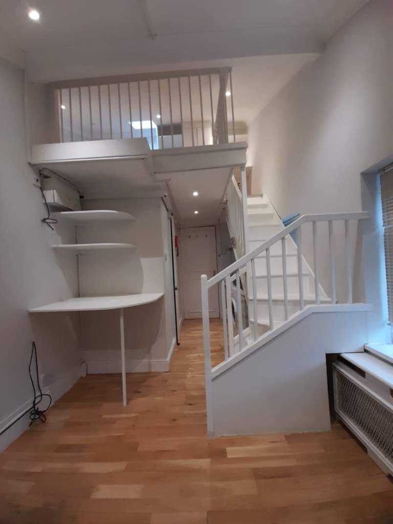 Flat Halston Close in Greater London