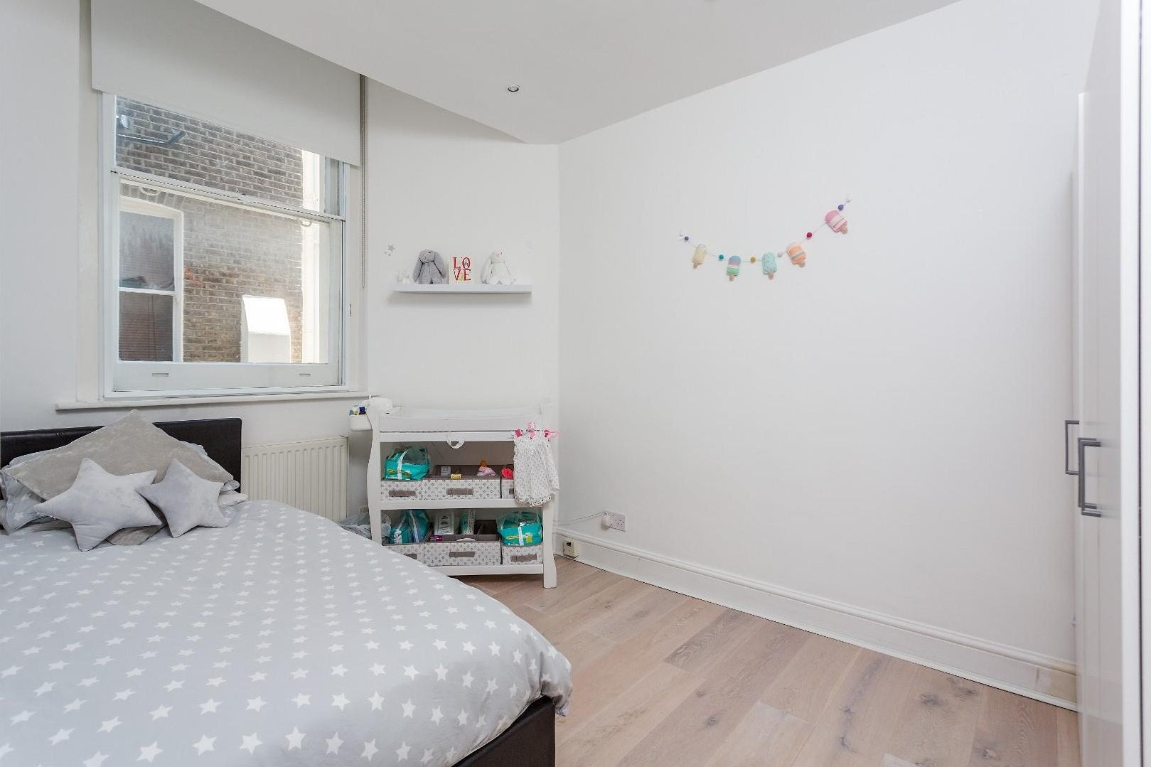 Flat Belsize Park in Greater London