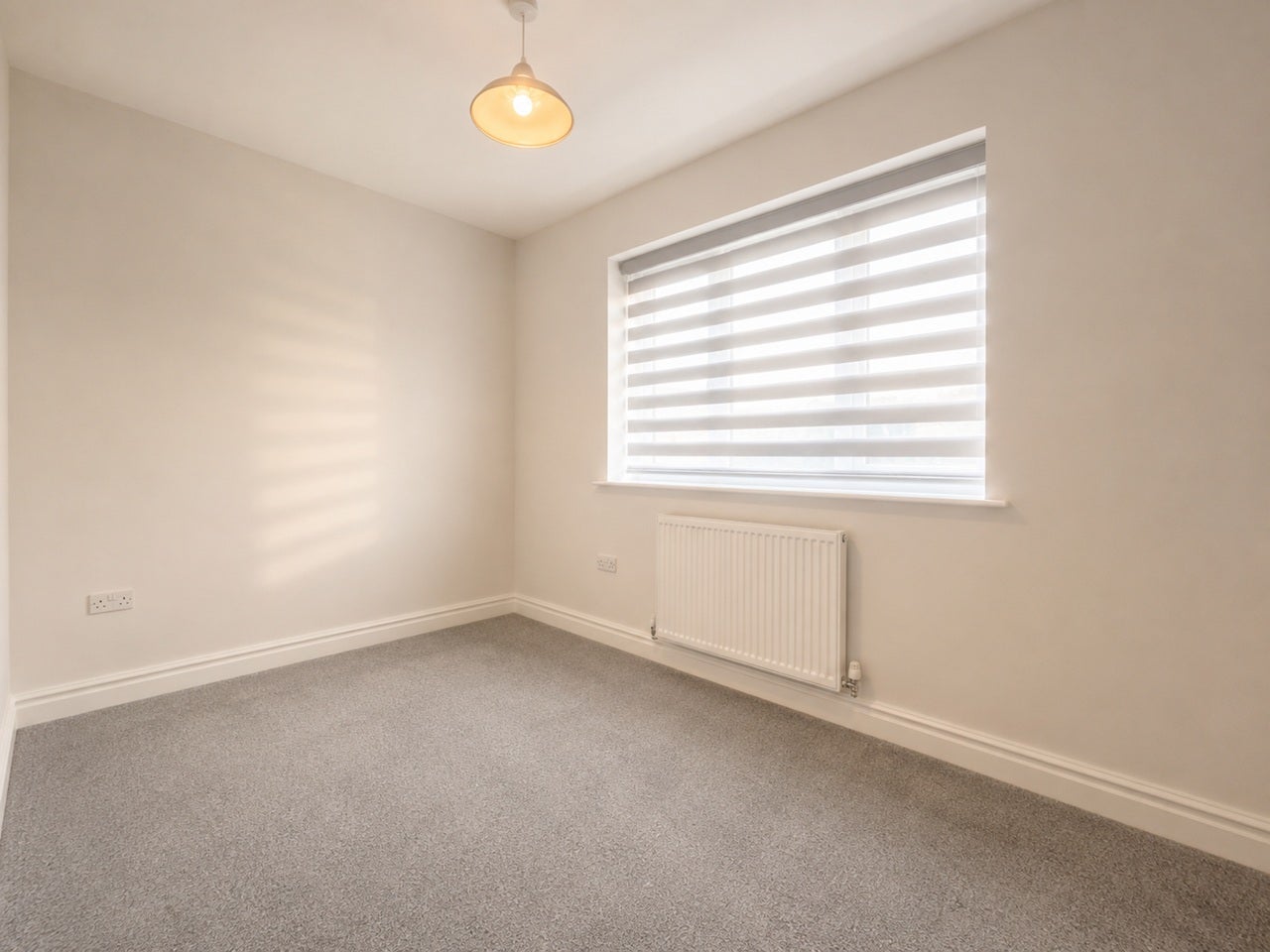 House Claremont Close in Mole Valley