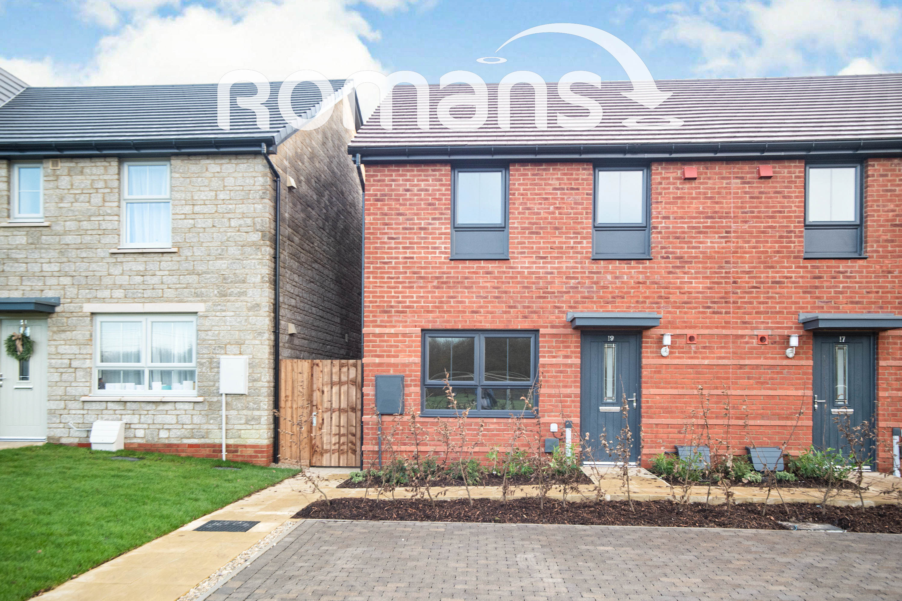 House Golden Grove in Wroughton