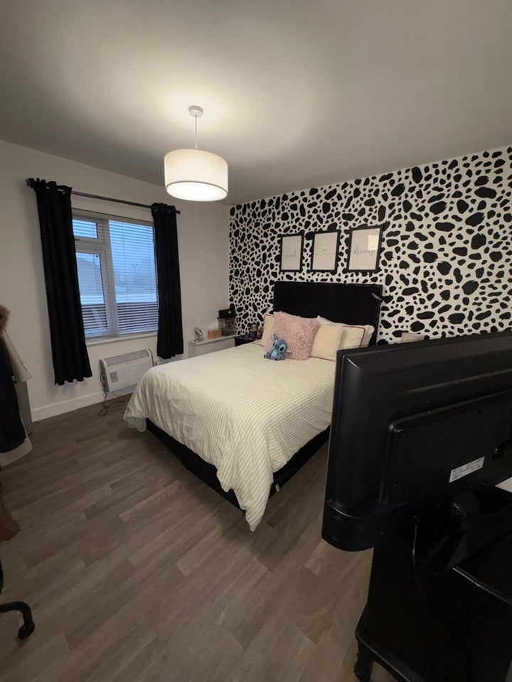 Flat Holbrook Lane in Coventry