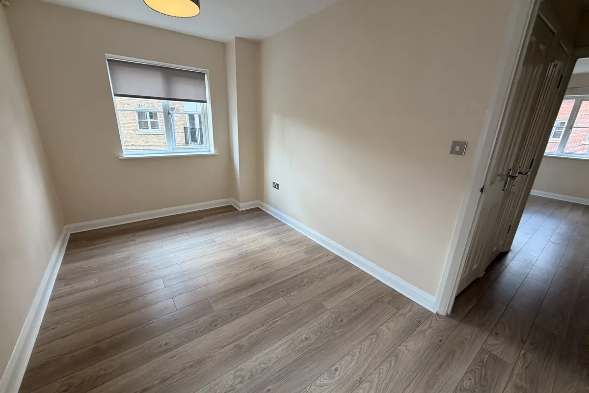 Flat Henry Bird Way in Northampton