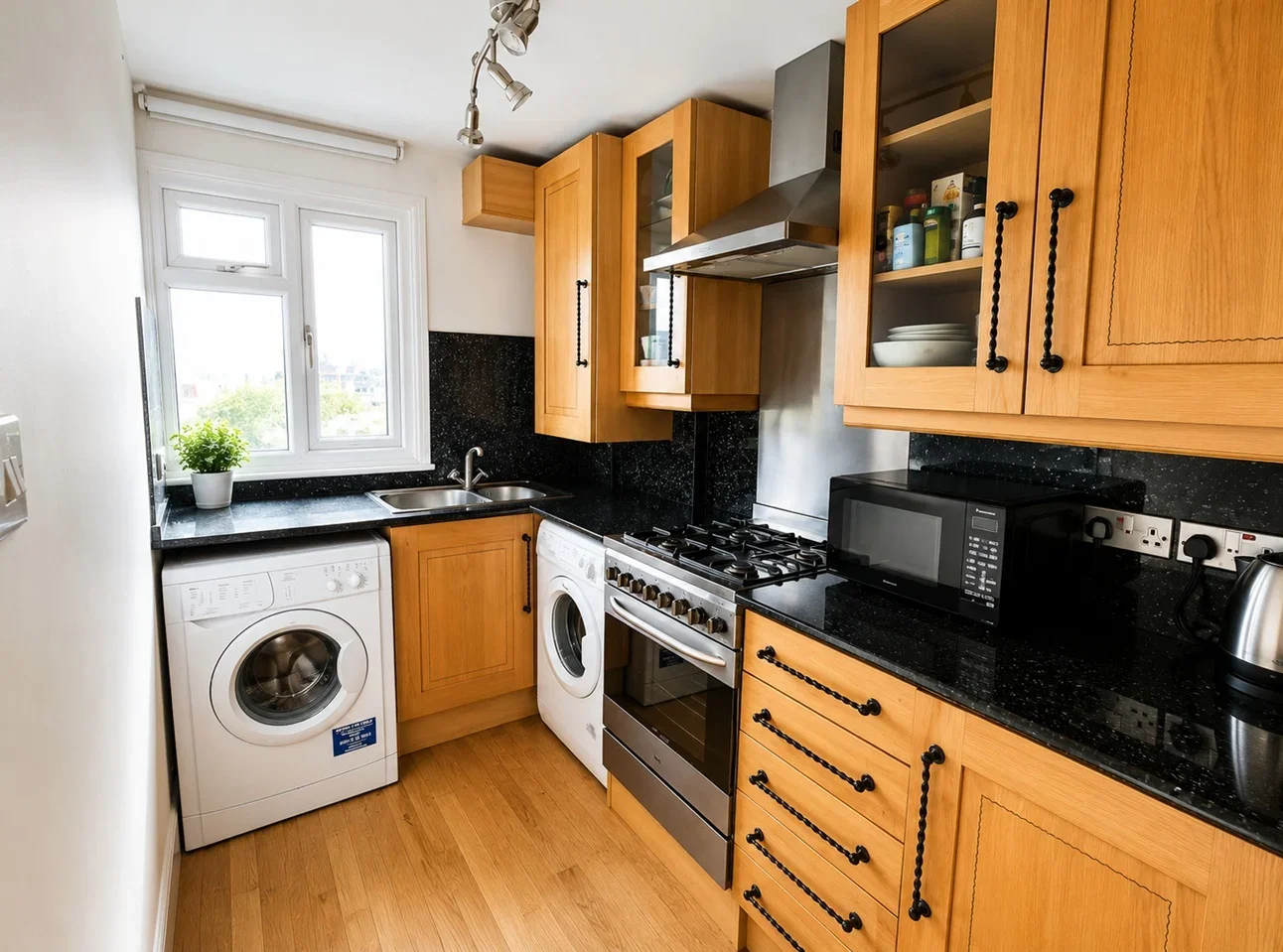 Flat Jackson Road in Greater London