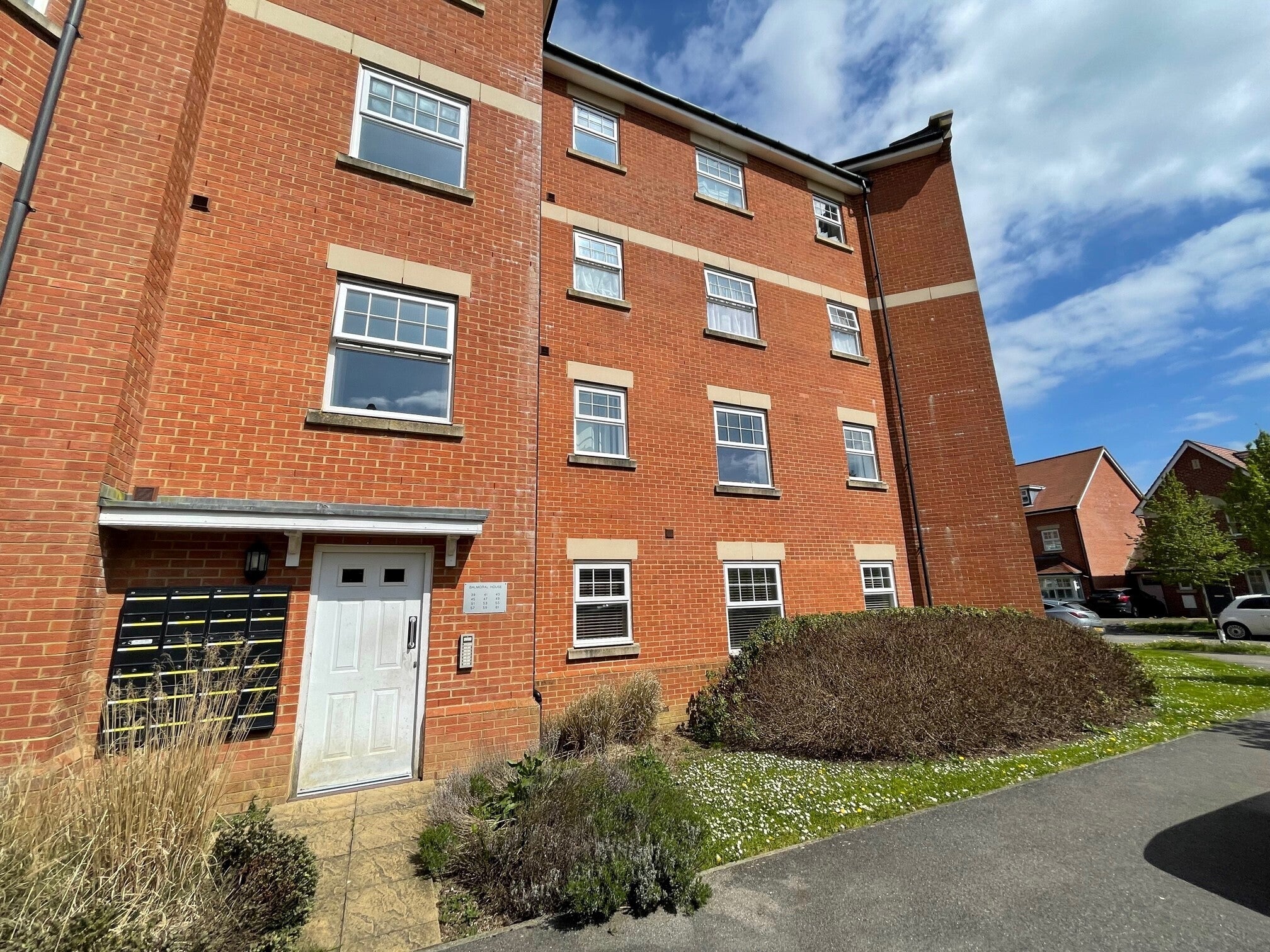 Flat Reid Crescent in Wealden