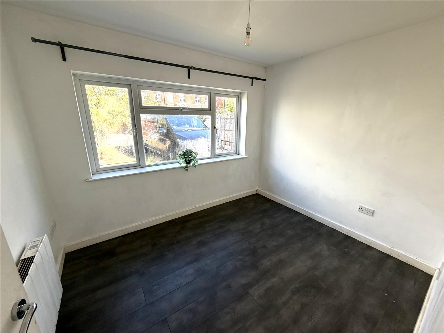 Flat Leigh Road in Eastleigh