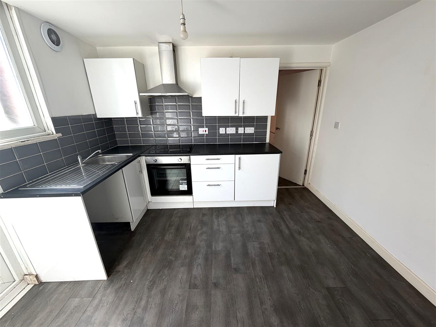 Flat Leigh Road in Eastleigh