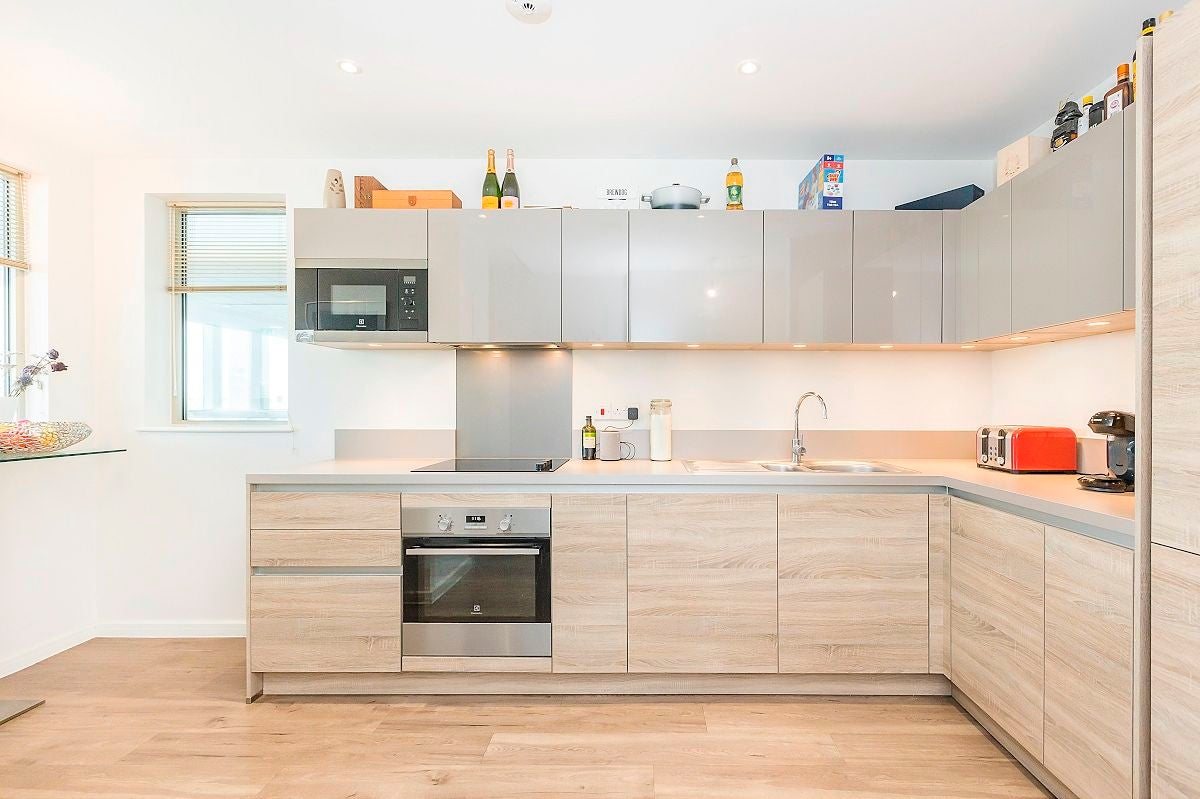Flat Newham Way in Greater London
