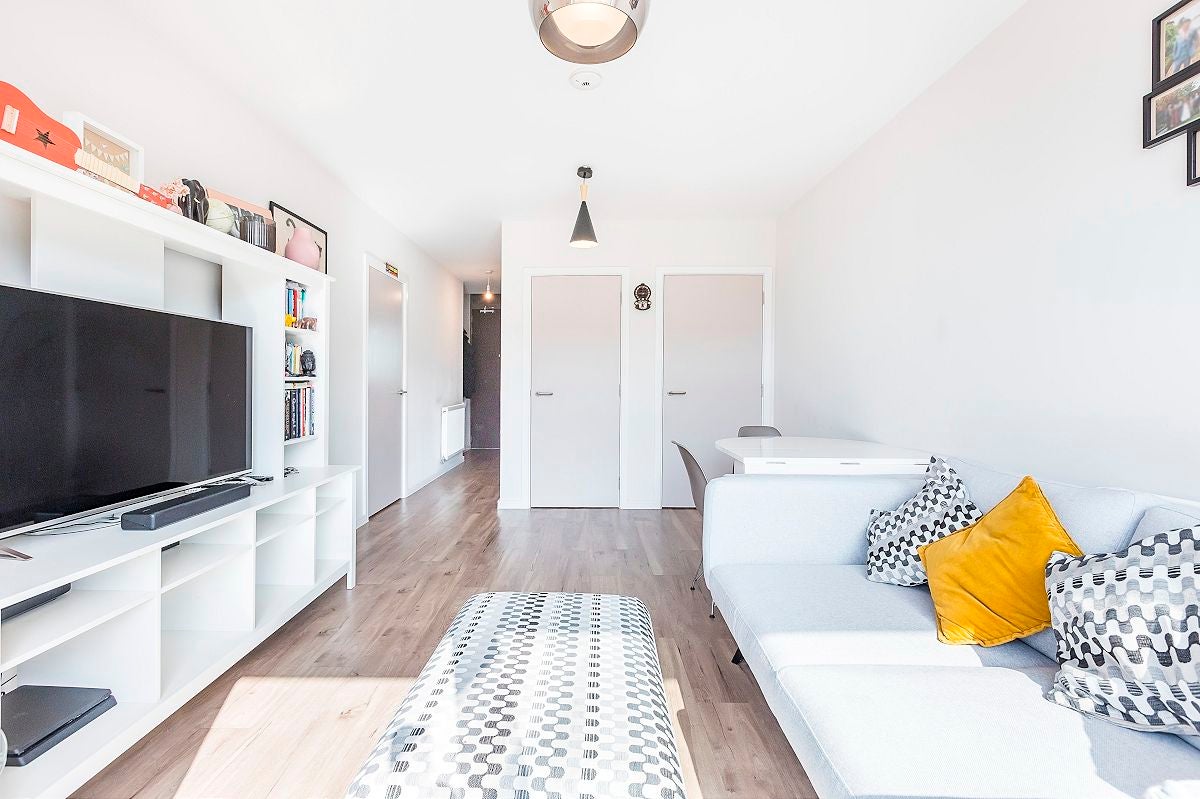 Flat Newham Way in Greater London