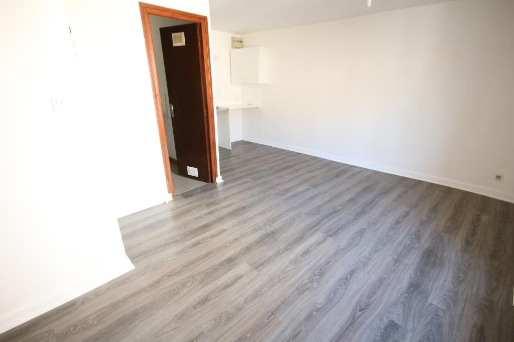 Flat Rue Pierre Berthier in Villefranche-sur-Saône
