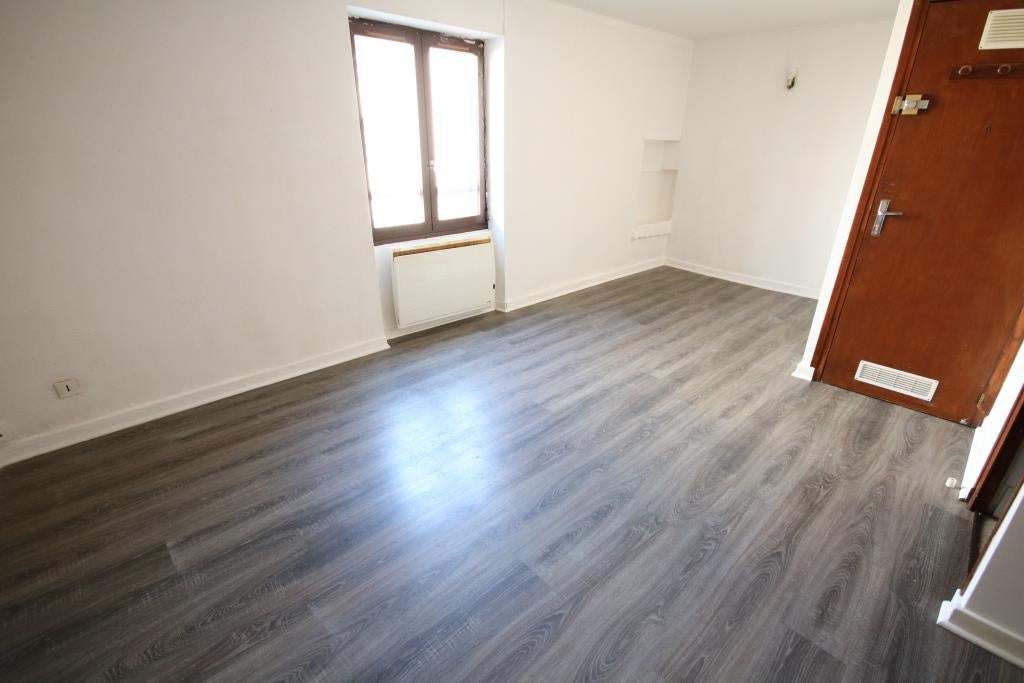 Flat Rue Pierre Berthier in Villefranche-sur-Saône