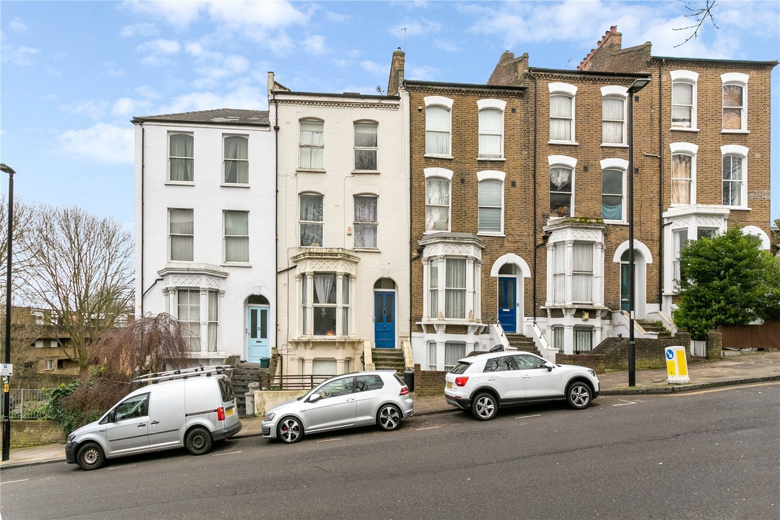 Flat Hazellville Road in Greater London