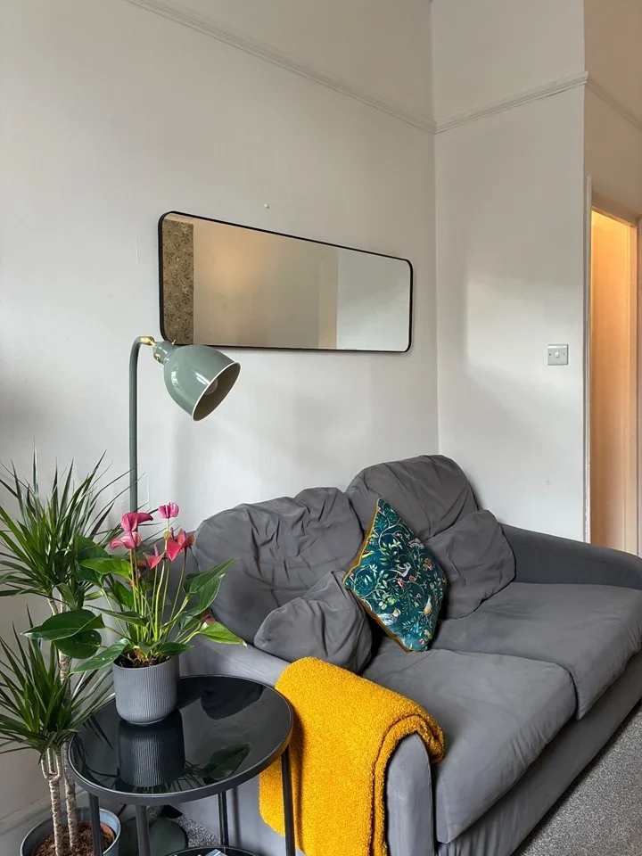 Flat Benbow Road in Greater London