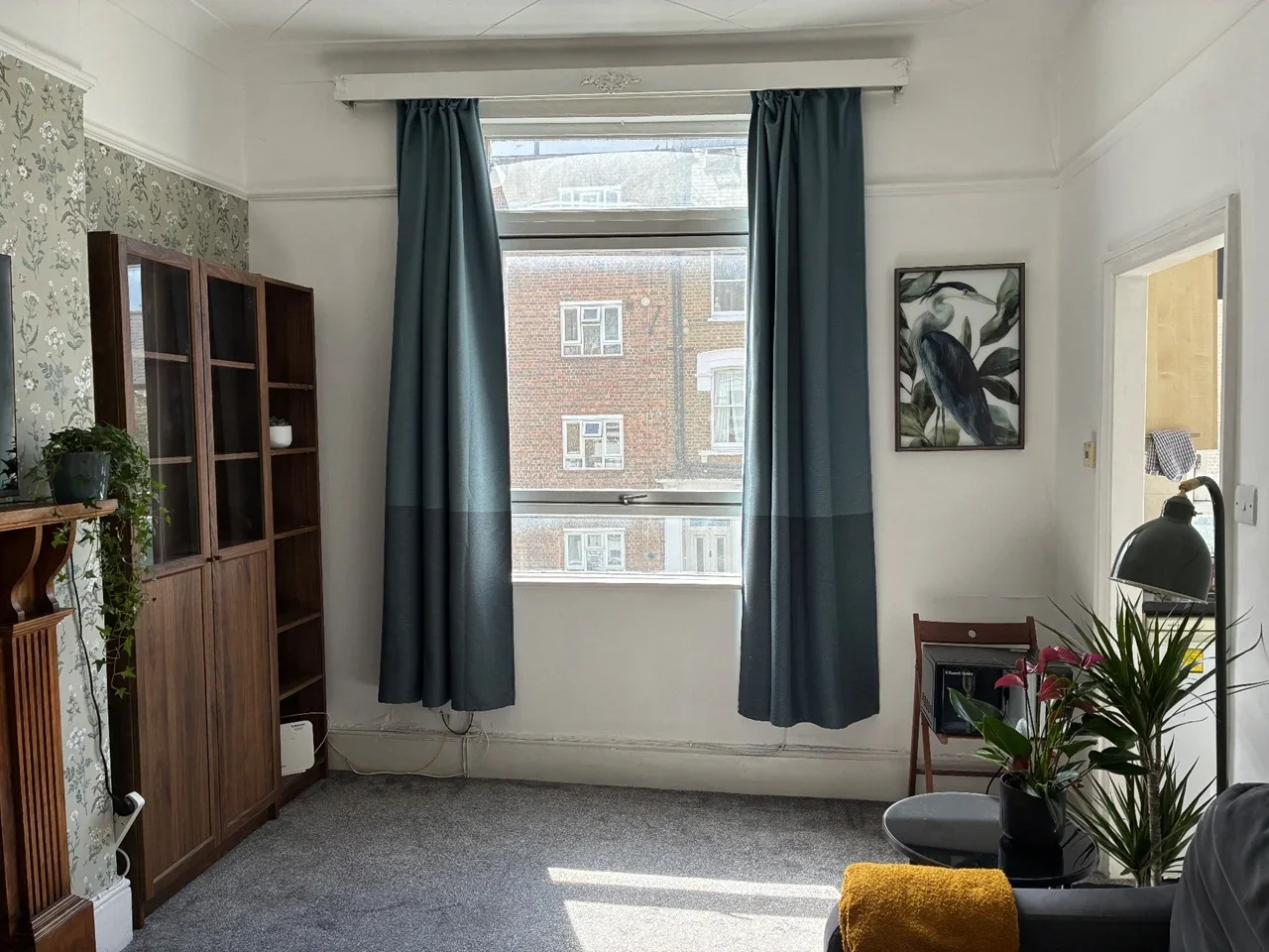 Flat Benbow Road in Greater London