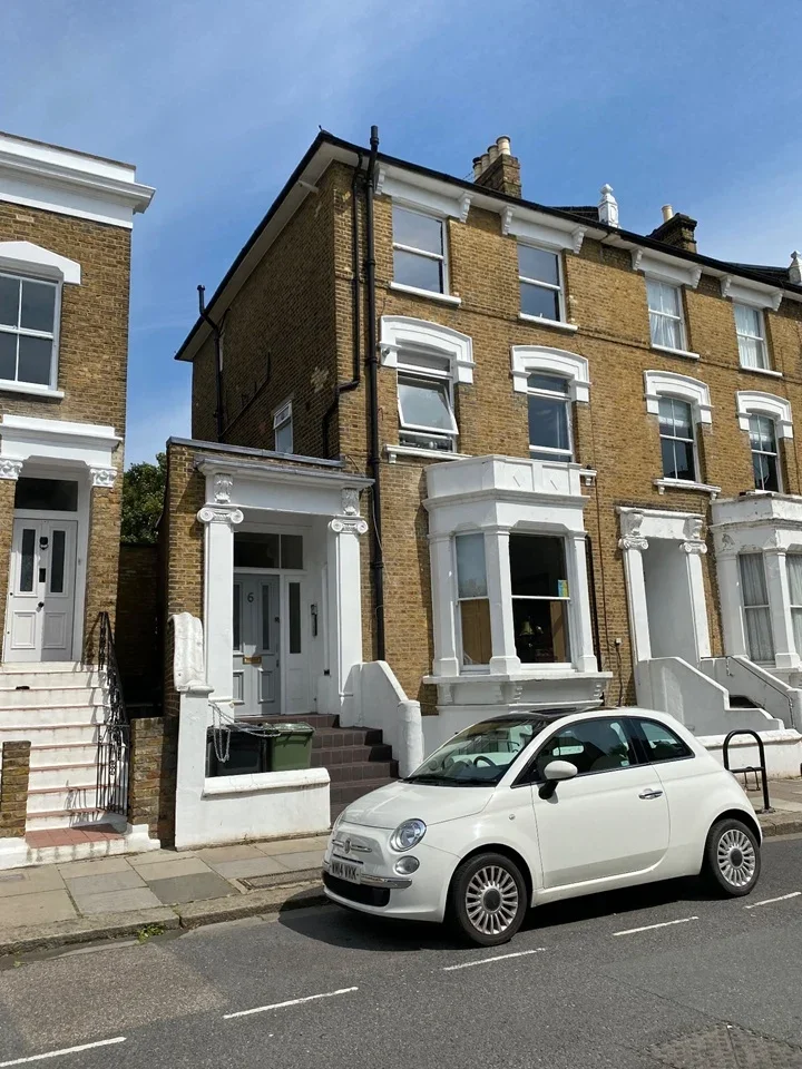Flat Benbow Road in Greater London
