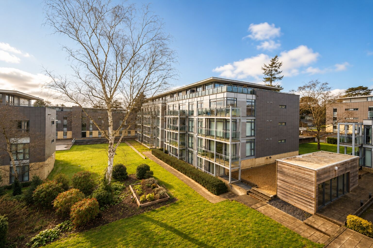 Flat Newsom Place in St Albans