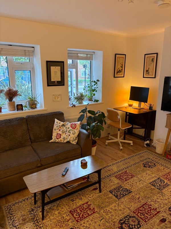 Room Lorne Road in Greater London