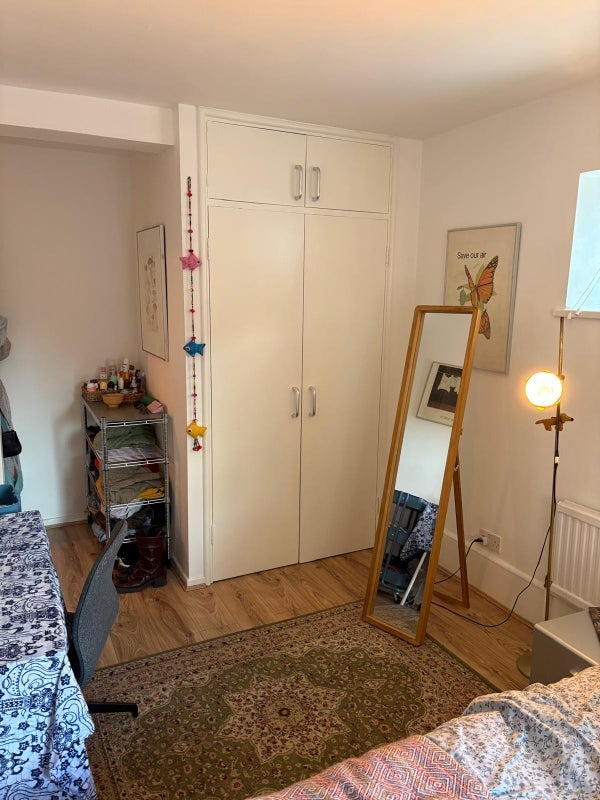 Room Lorne Road in Greater London