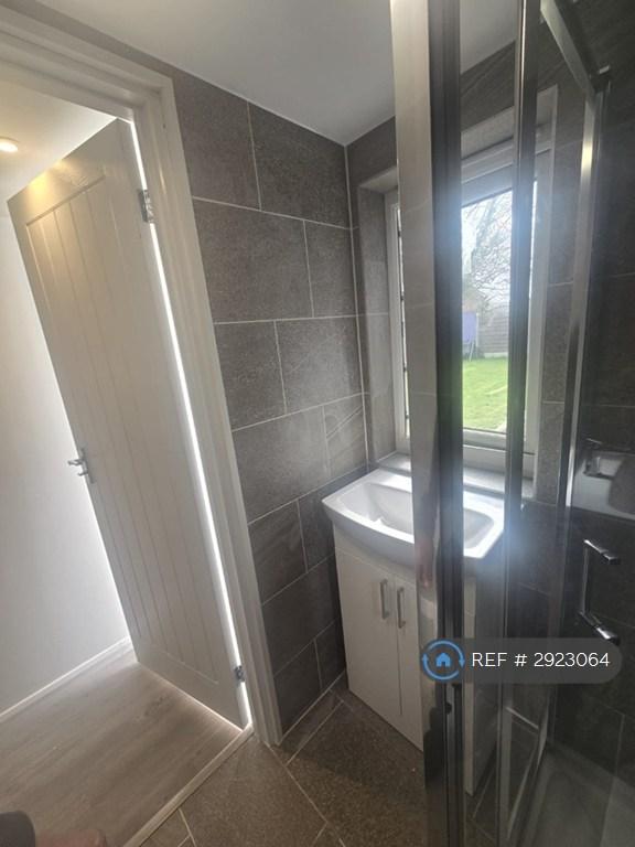 Flat Godman Road in Chadwell St Mary