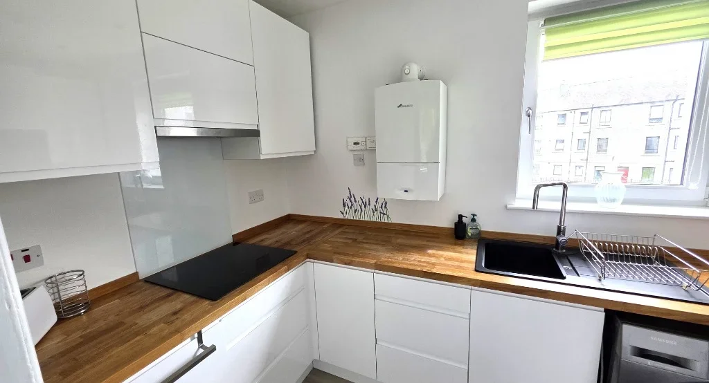 Flat Elmbank Terrace in Aberdeen City