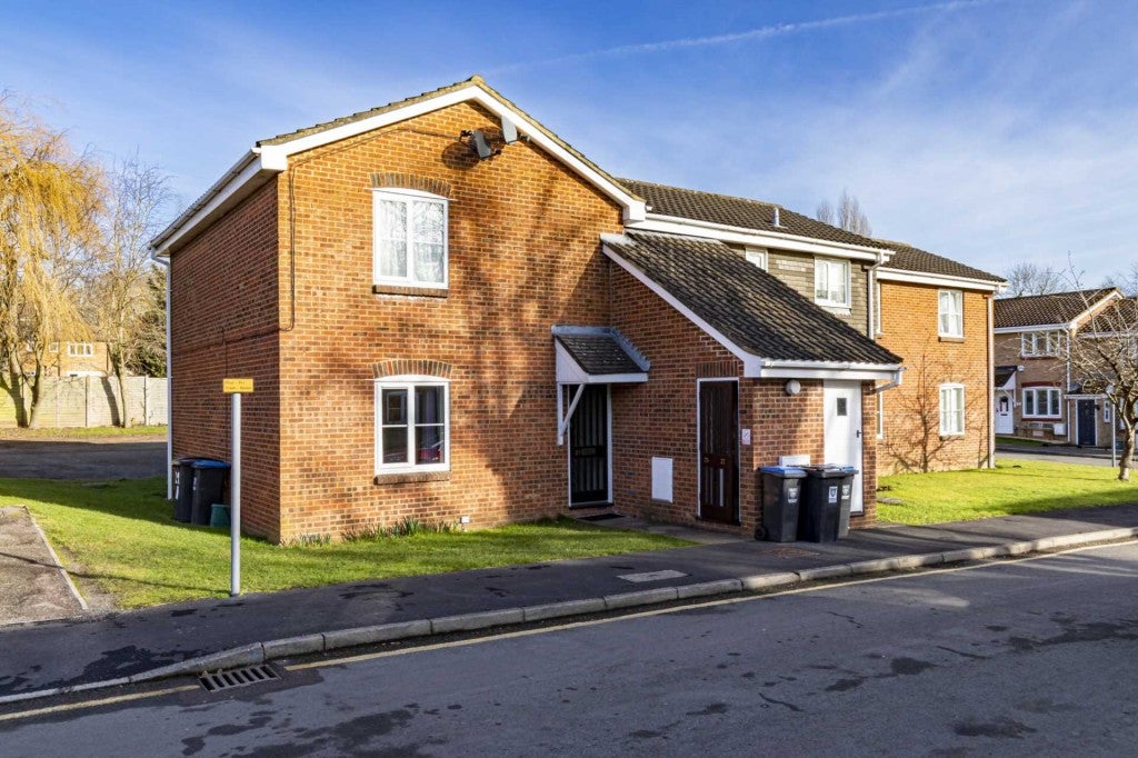 Flat Hales Park in Dacorum