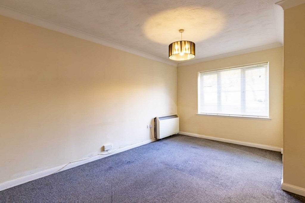 Flat Hales Park in Dacorum