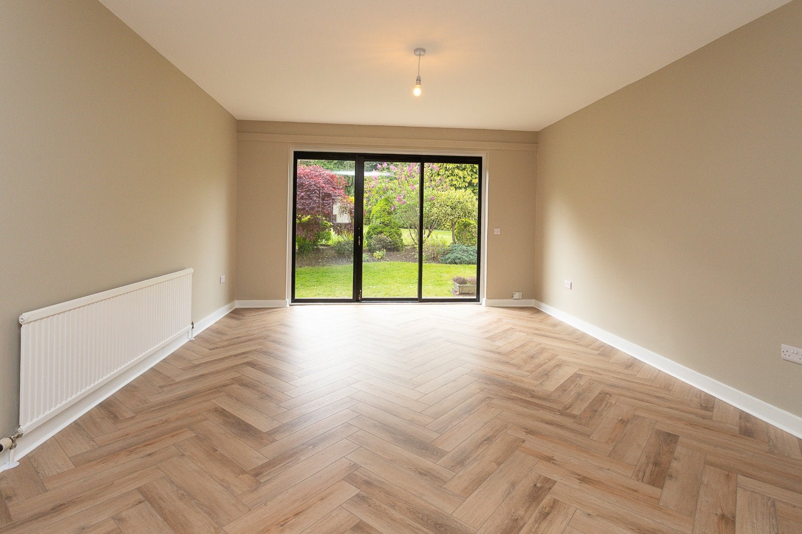 Flat Southbank Court in City of Edinburgh