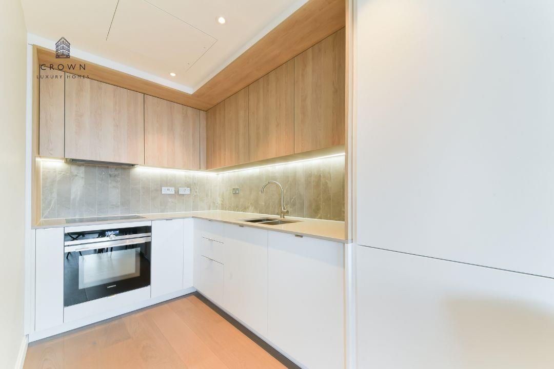 Flat Kennington Lane in Greater London