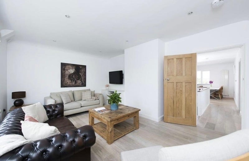 Room Ellerton Road in Greater London