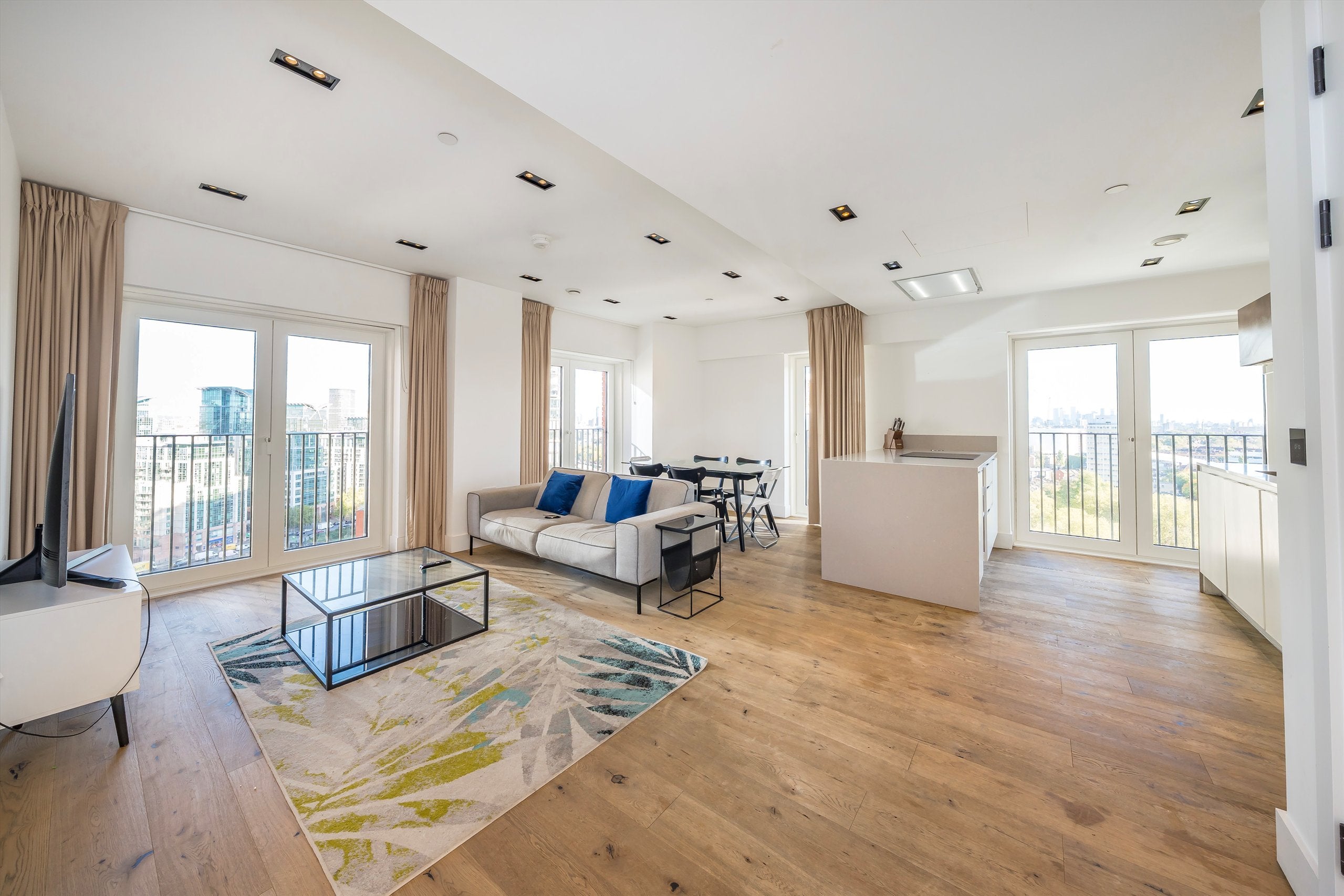 Flat Exchange Gardens in Greater London