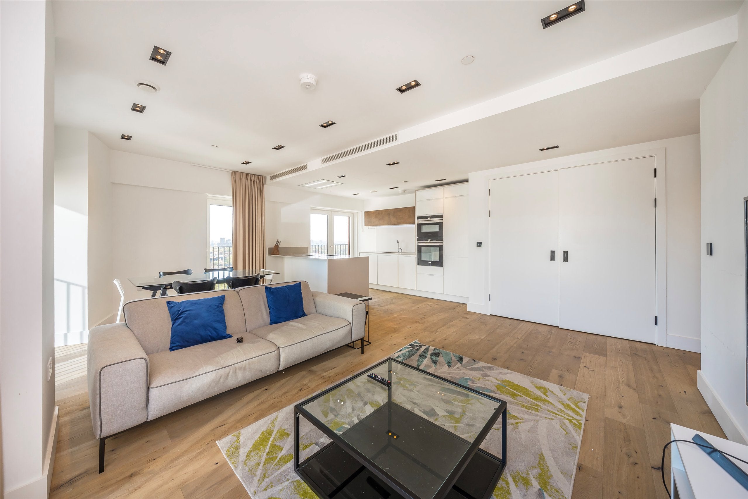 Flat Exchange Gardens in Greater London
