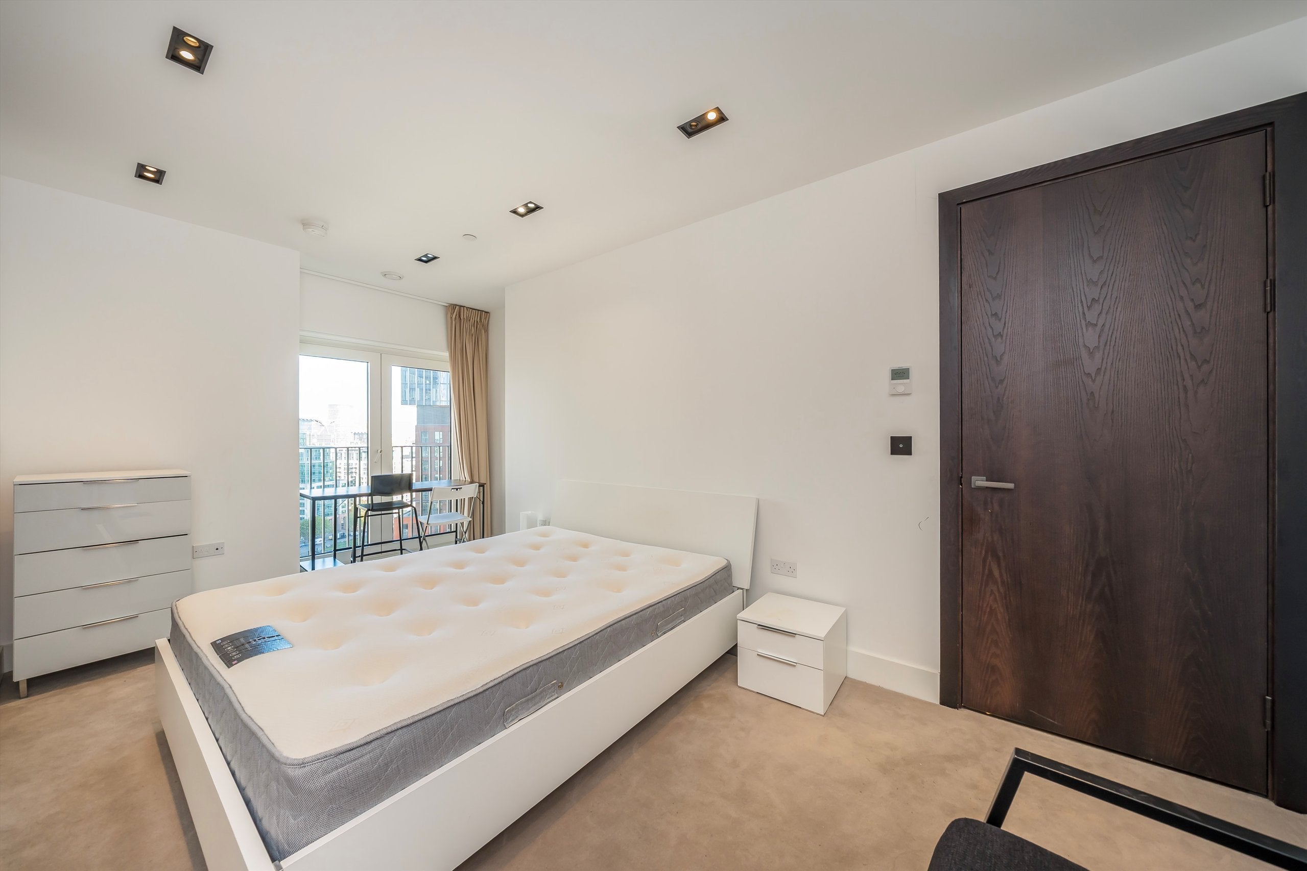 Flat Exchange Gardens in Greater London