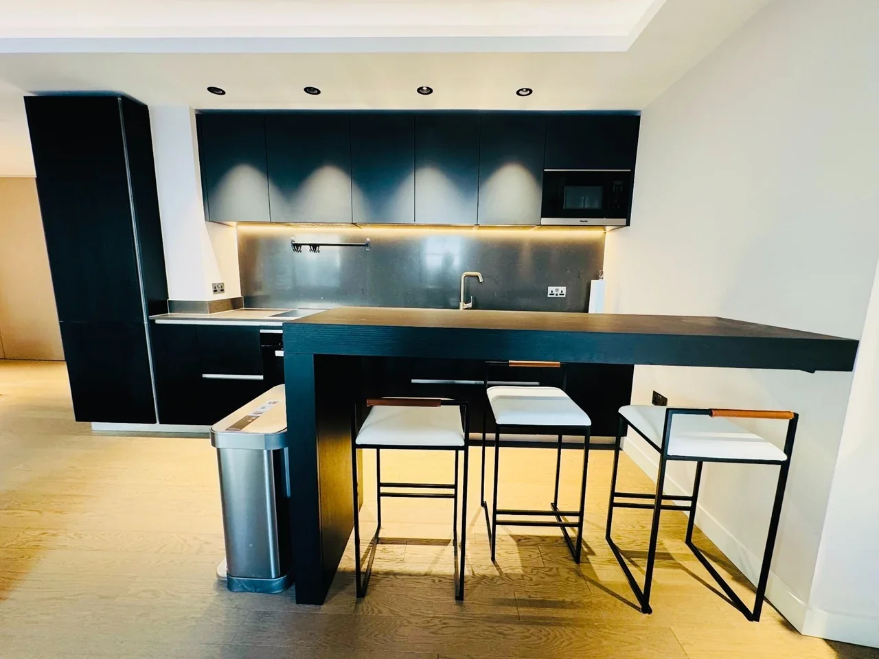 Flat Parker Street in Greater London