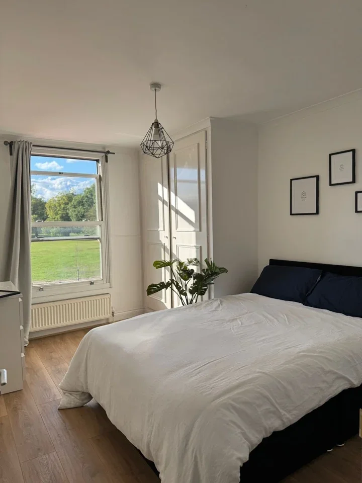 Room Bellevue Road in Greater London