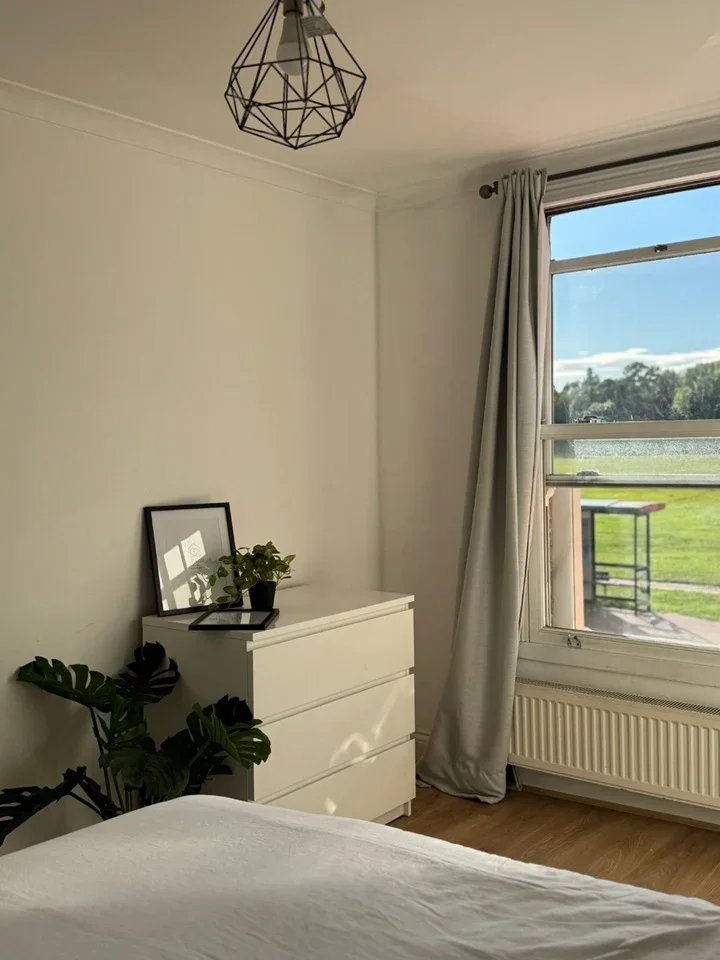 Room Bellevue Road in Greater London