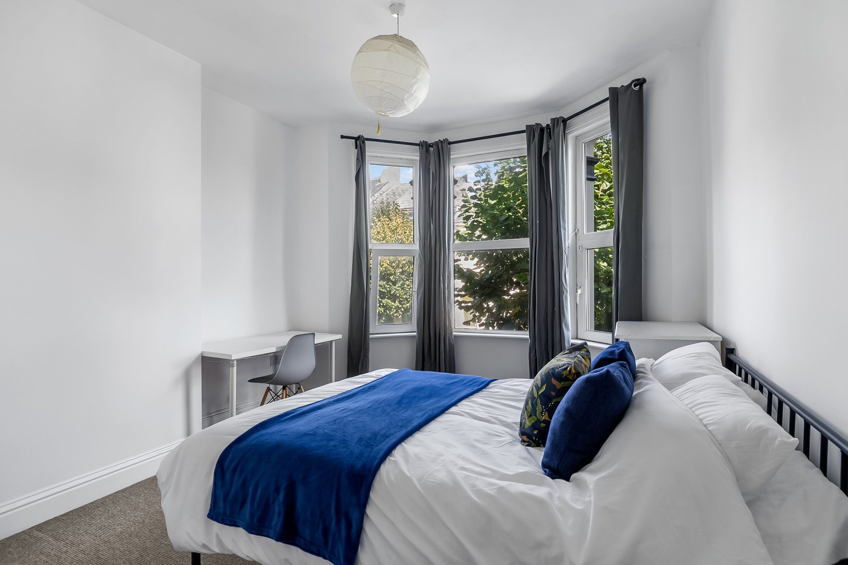 Room Seymour Avenue in Plymouth