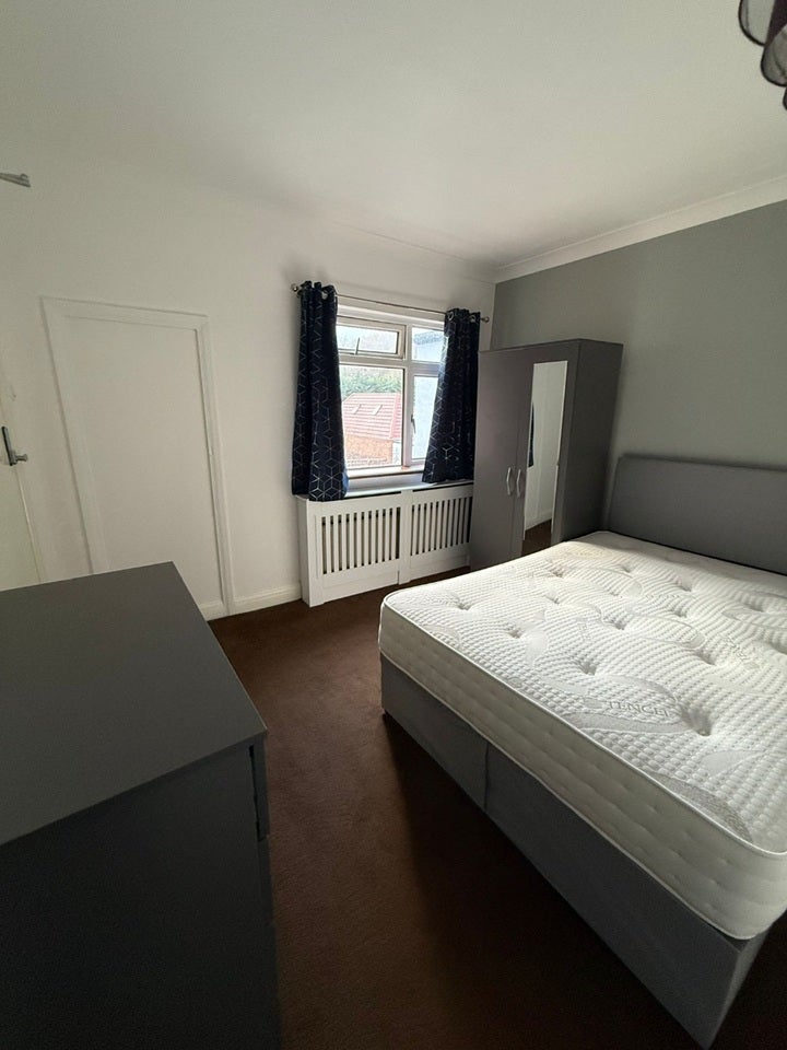 Room Windsor Drive in Greater London