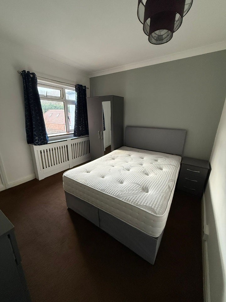 Room Windsor Drive in Greater London