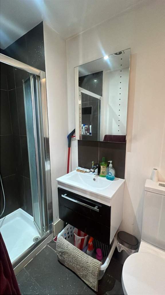 Flat Finchley Road in Greater London