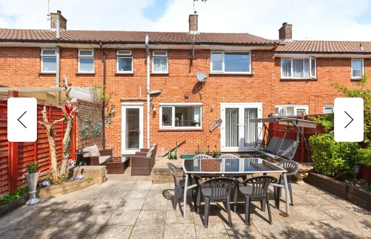House Bullbrook Drive in Bracknell
