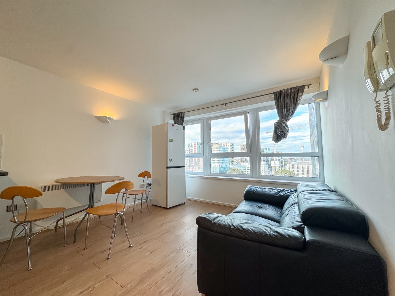 Flat Calderwood Street in Greater London